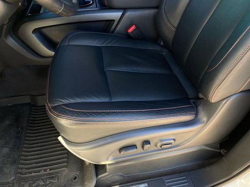 Used 2022 Nissan Titan PRO-4X w/ Pro-4x Convenience Package image 13