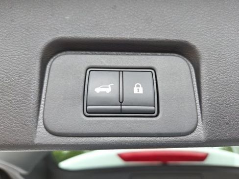 Used 2025 Nissan Rogue SV AWD/4WD image 13