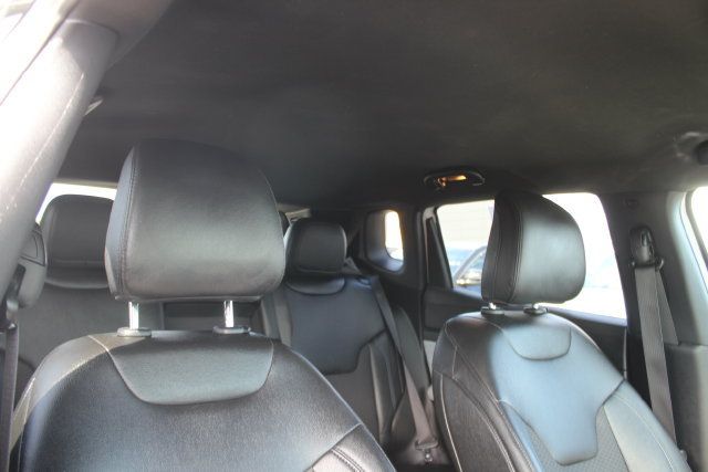 Used 2024 Jeep Compass Latitude AWD/4WD image 33