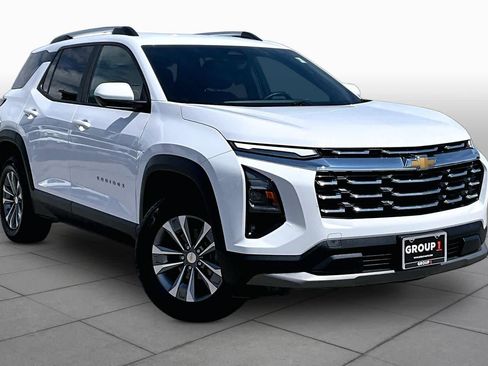 Used 2025 Chevrolet Equinox LT w/ Convenience Package II AWD/4WD image 3