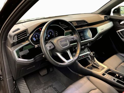 Used 2021 Audi Q3 2.0T Premium w/ Convenience Package AWD/4WD image 18