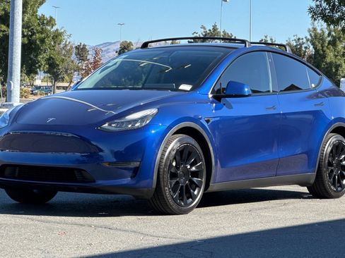 Used 2020 Tesla Model Y Long Range image 7