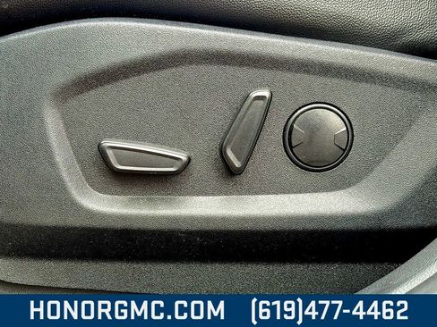 Used 2024 Ford Edge Titanium image 13