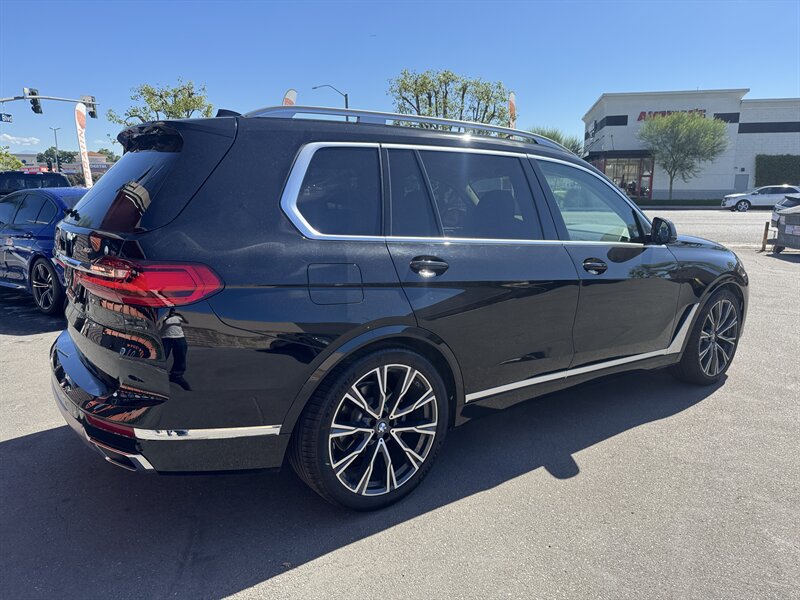 Used 2020 BMW X7 xDrive40i w/ Premium Package AWD/4WD image 16