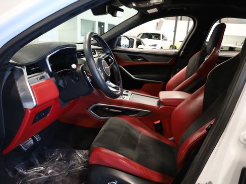Used 2023 Jaguar F-PACE SVR image 16