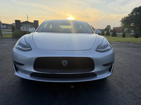 Used 2018 Tesla Model 3 Long Range image 10