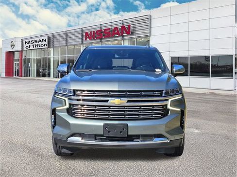 Used 2023 Chevrolet Suburban Premier RWD image 2