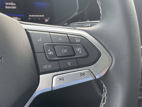 Certified 2023 Volkswagen Taos SE FWD image 25