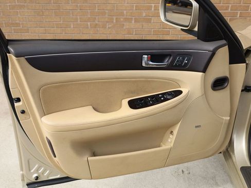 Used 2010 Hyundai Genesis 4.6 image 23