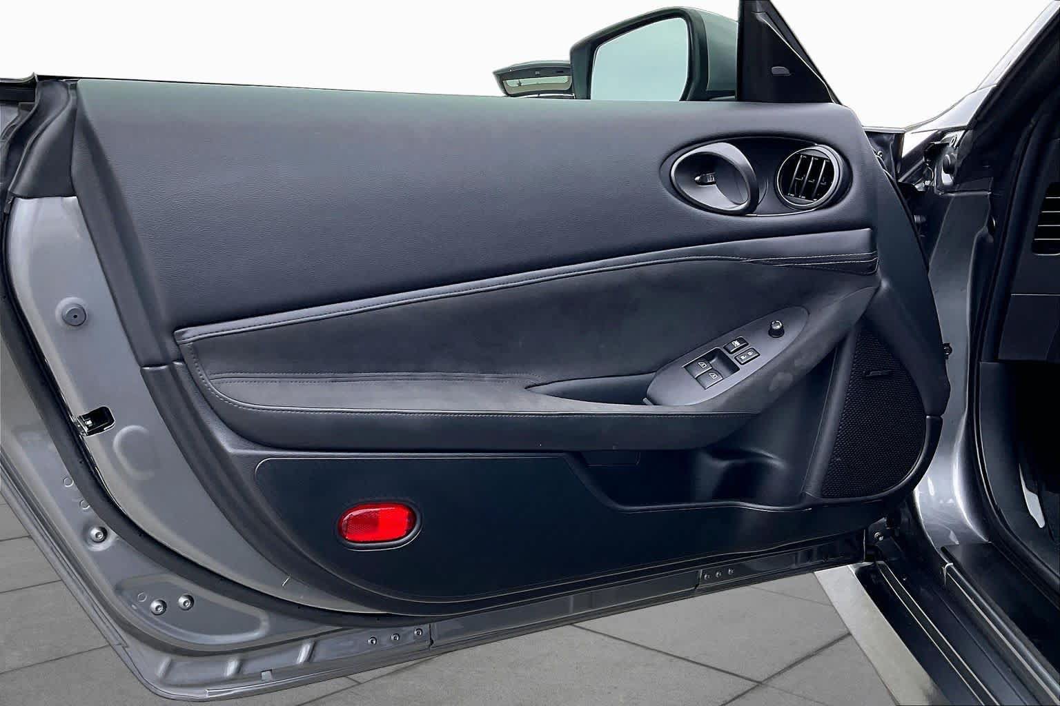 Used 2024 Nissan Z Performance w/ Floor Mat Package RWD image 18