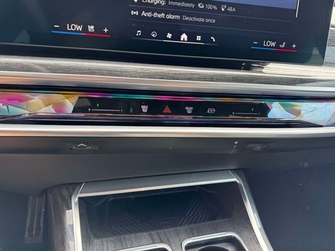 Certified 2025 BMW i7 eDrive50 w/ M Sport Package RWD image 14