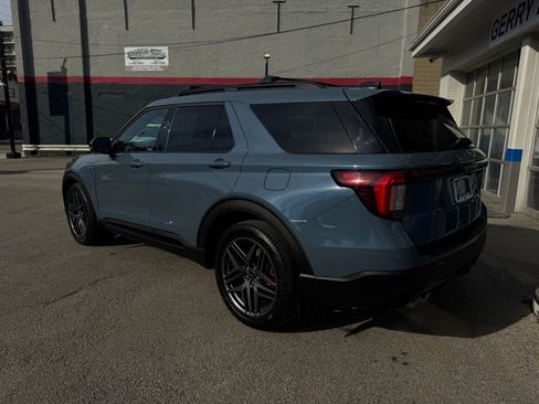 Used 2025 Ford Explorer ST w/ Sun And Sound Package image 6