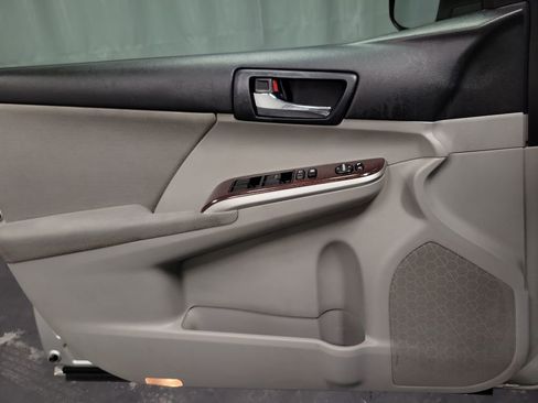 Used 2012 Toyota Camry XLE image 22