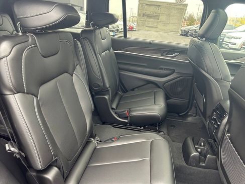 New 2025 Jeep Grand Cherokee L Limited image 25