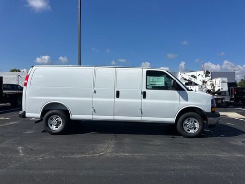 New 2025 Chevrolet Express 3500 Extended w/ Driver Convenience Package RWD image 10