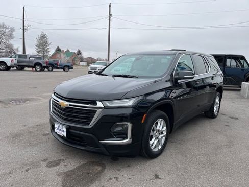 Used 2022 Chevrolet Traverse LS image 5