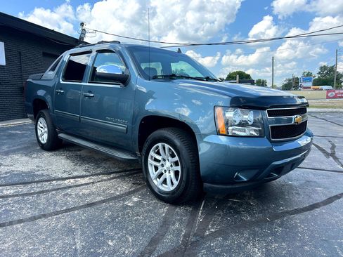 Used 2012 Chevrolet Avalanche LT image 3