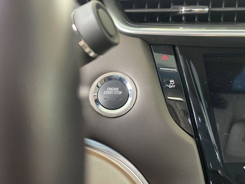 Used 2013 Cadillac XTS Platinum image 24