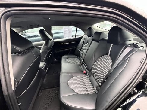 Used 2020 Toyota Camry SE FWD image 26