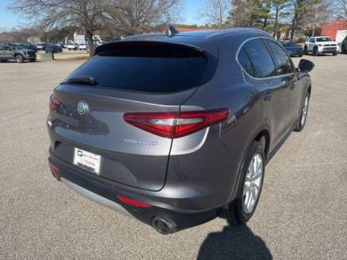Used 2018 Alfa Romeo Stelvio Ti image 5