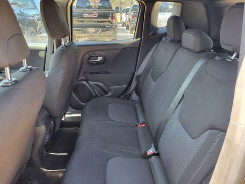 Used 2021 Jeep Renegade Latitude image 24