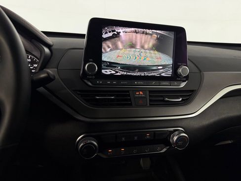 Used 2025 Nissan Altima 2.5 SR image 18