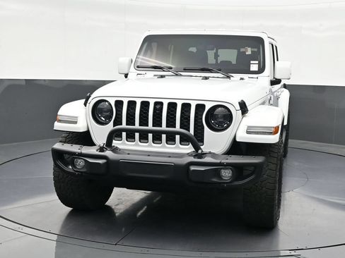Used 2023 Jeep Gladiator Overland AWD/4WD image 9