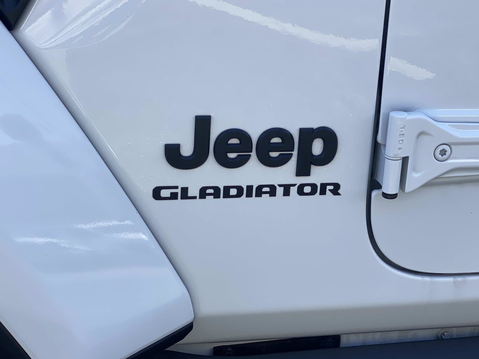Used 2022 Jeep Gladiator Sport AWD/4WD image 11