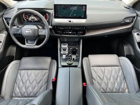 New 2026 Nissan Rogue Platinum AWD/4WD image 17
