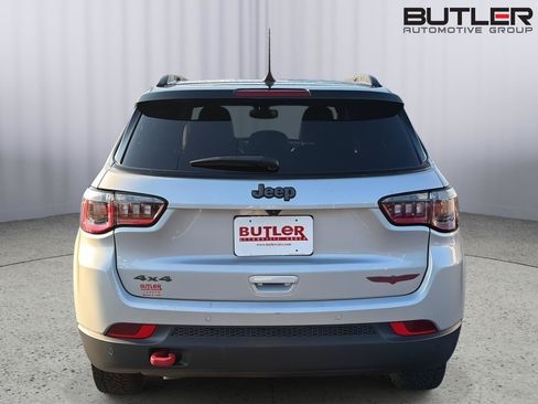 Used 2025 Jeep Compass Trailhawk AWD/4WD image 5