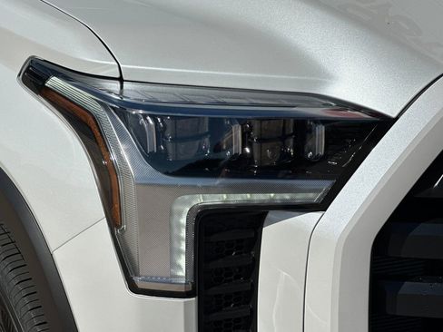 Used 2025 Toyota Tundra Limited image 31