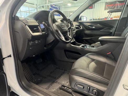Used 2024 GMC Terrain SLT AWD/4WD image 9