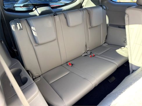 Used 2015 Toyota Highlander XLE image 10