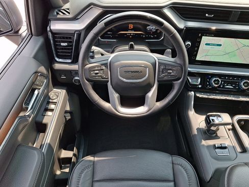 Used 2026 GMC Sierra 1500 Denali w/ Technology Package AWD/4WD image 12