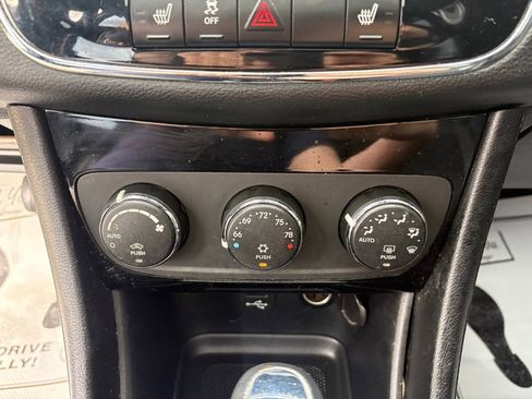 Used 2012 Chrysler 200 S w/ Sun/Sound Group image 28