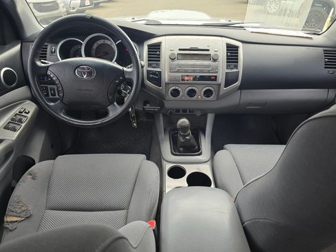 Used 2011 Toyota Tacoma 4x4 Double Cab w/ TRD Sport Pkg w/JBL Audio image 18