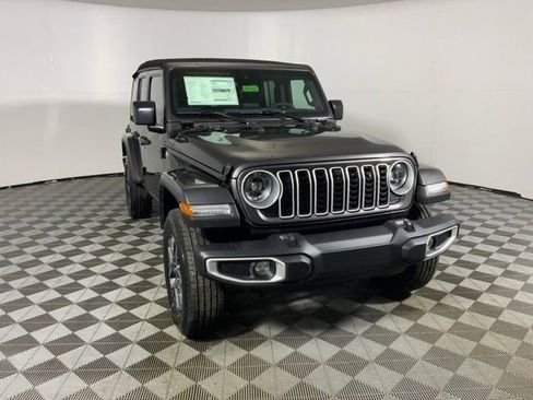 Used 2024 Jeep Wrangler Unlimited Sahara w/ Technology Group AWD/4WD image 5