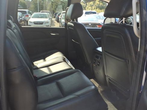 Used 2013 Chevrolet Avalanche LTZ image 34
