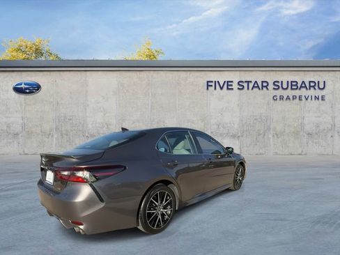 Used 2024 Toyota Camry SE image 8