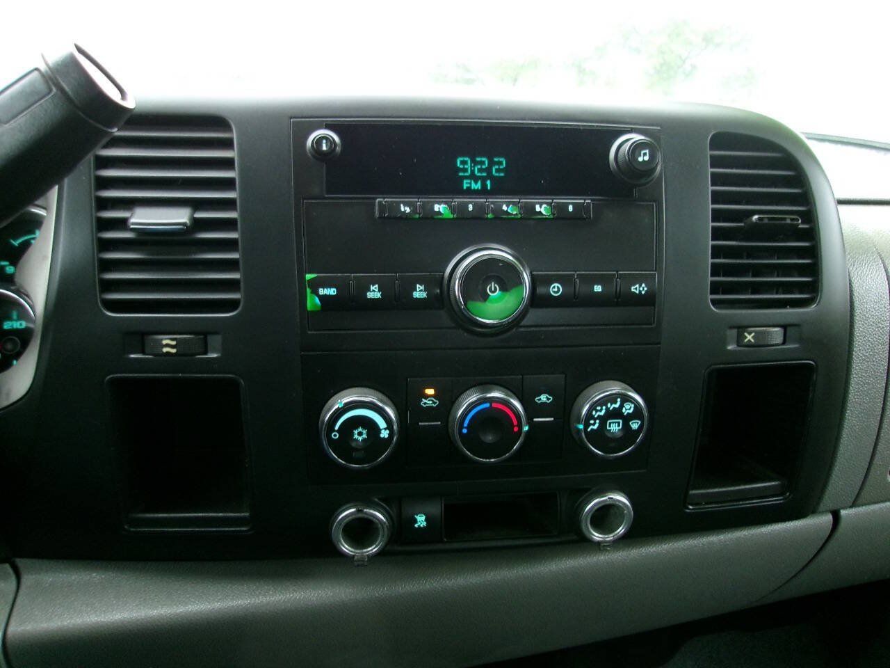 Used 2011 Chevrolet Silverado 2500 W/T AWD/4WD image 16
