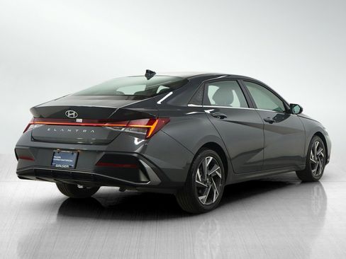 Certified 2025 Hyundai Elantra SEL image 5