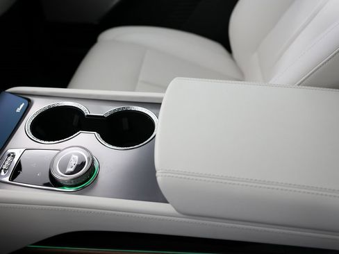 Used 2026 Cadillac Vistiq Sport image 40