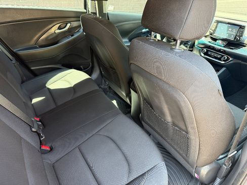 Used 2018 Hyundai Elantra GT FWD image 27