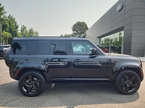 New 2026 Land Rover Defender 110 X-Dynamic SE AWD/4WD image 8