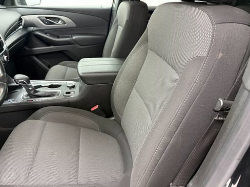 Used 2023 Chevrolet Traverse LT image 27