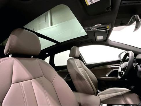 Certified 2025 Audi Q5 Premium w/ Convenience Package image 16