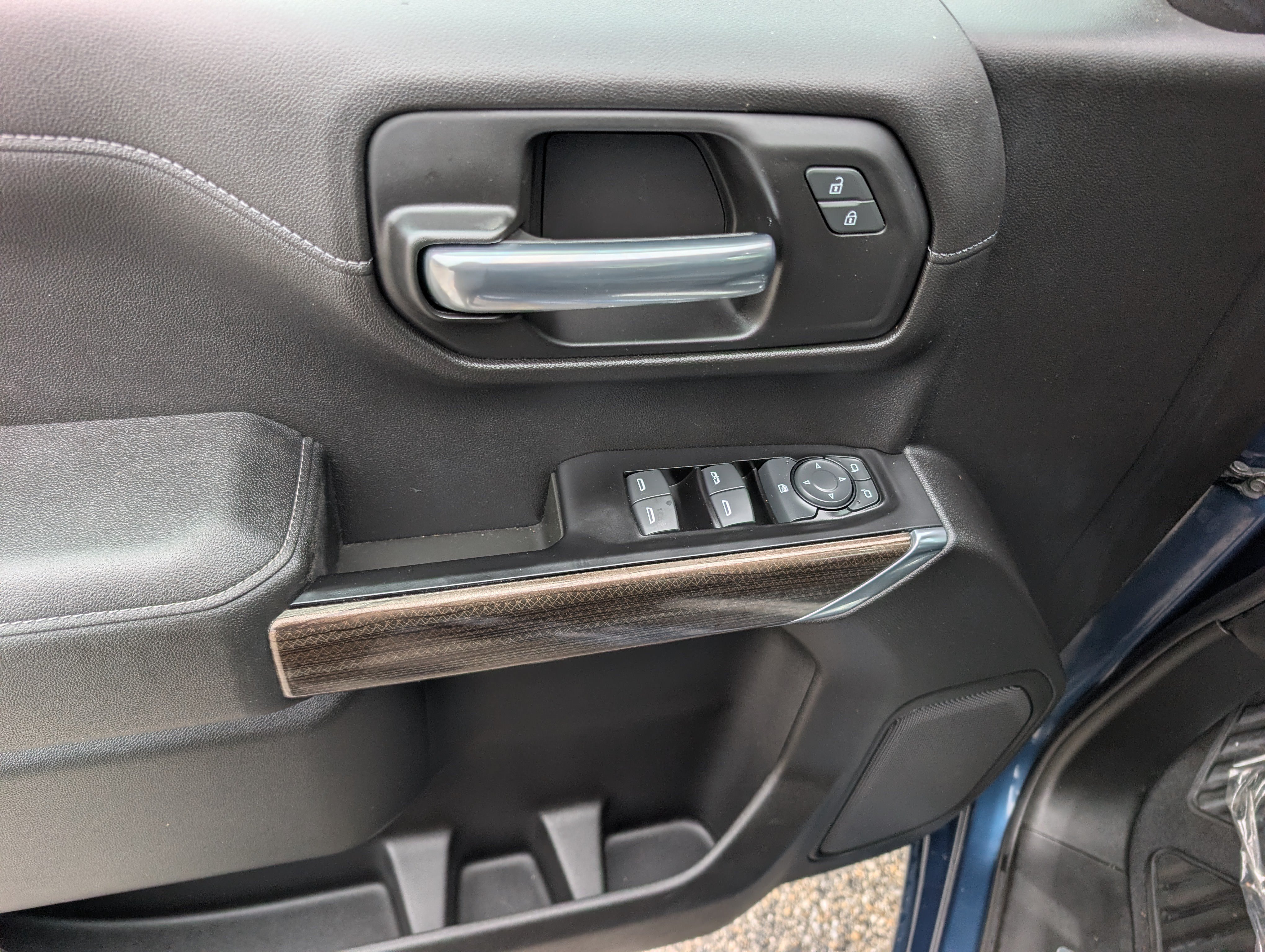 Used 2019 Chevrolet Silverado 1500 LT w/ All-Star Edition AWD/4WD image 19