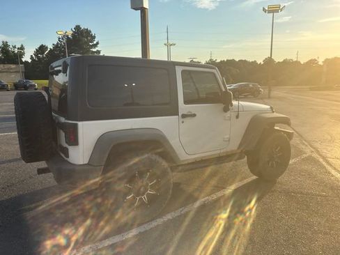 Used 2008 Jeep Wrangler X AWD/4WD image 3
