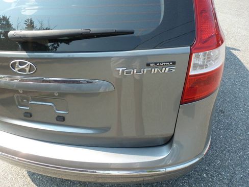 Used 2010 Hyundai Elantra SE FWD image 10