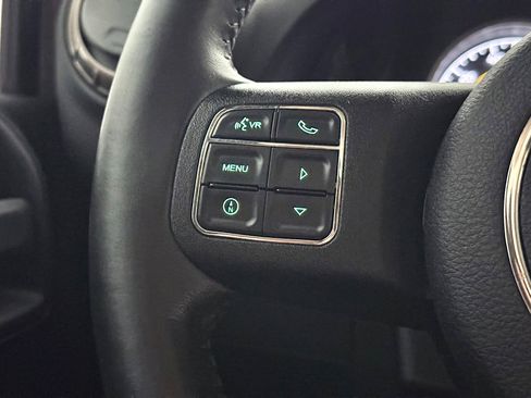 Used 2016 Jeep Wrangler Unlimited Sahara image 38